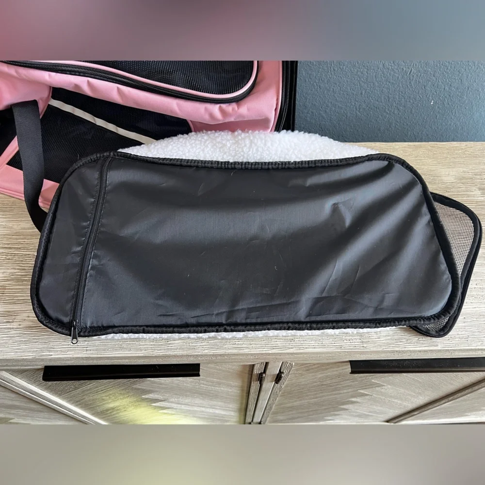 NEW!!! Pink Pet Carrier for Small Pets (20x13x9)